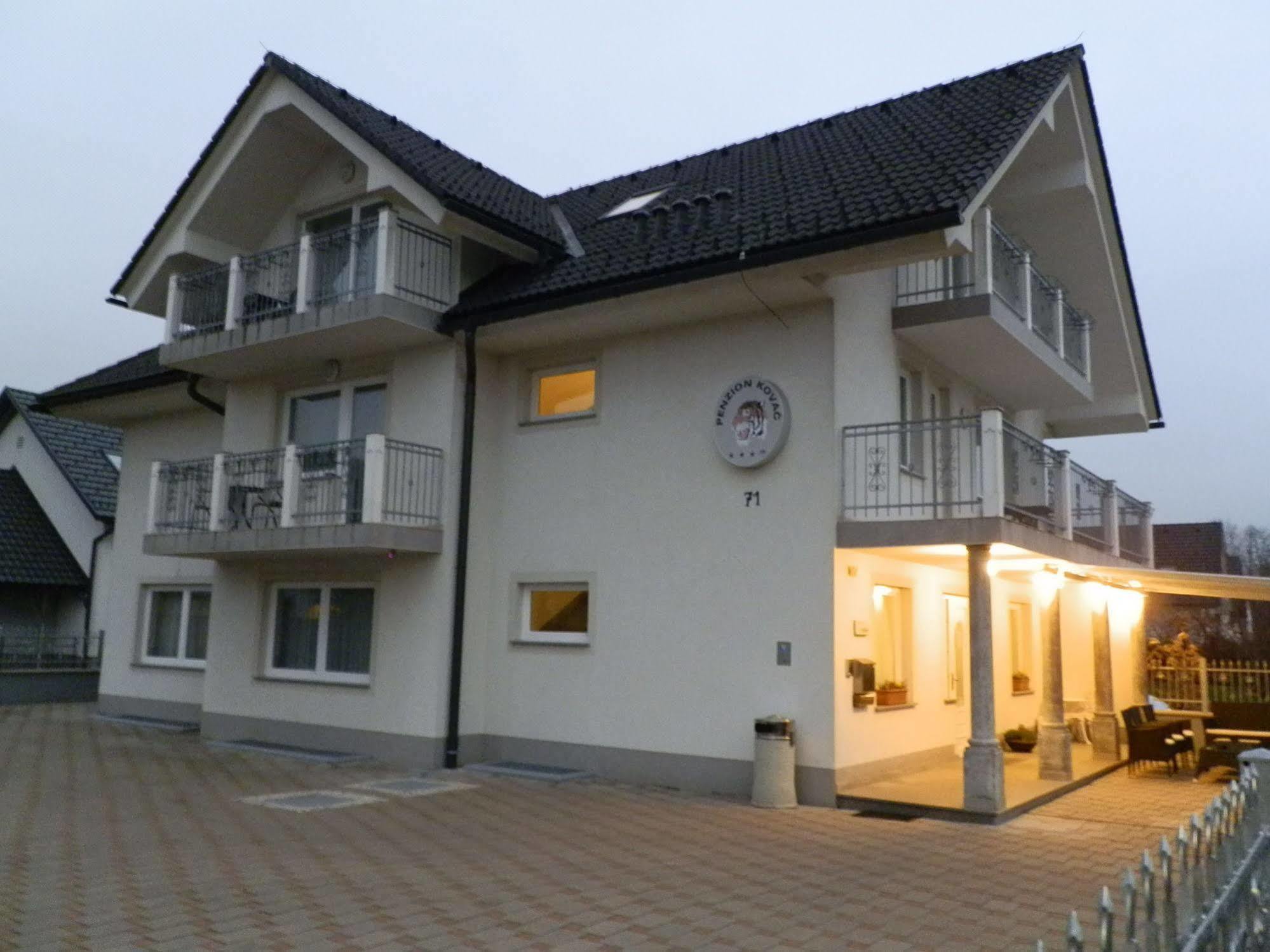 Hotel Penzion Kovac Radovljica Zewnętrze zdjęcie